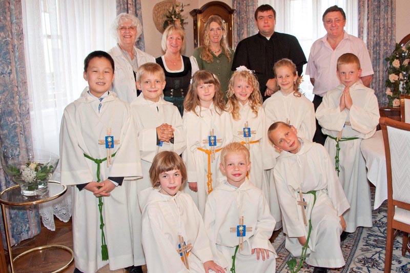 Erstkommunion2011 GruppeSingraber 800